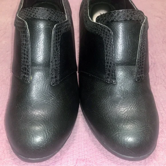 🆕 SnakeSkin Booties 🐍🖤 - Picture 5 of 11